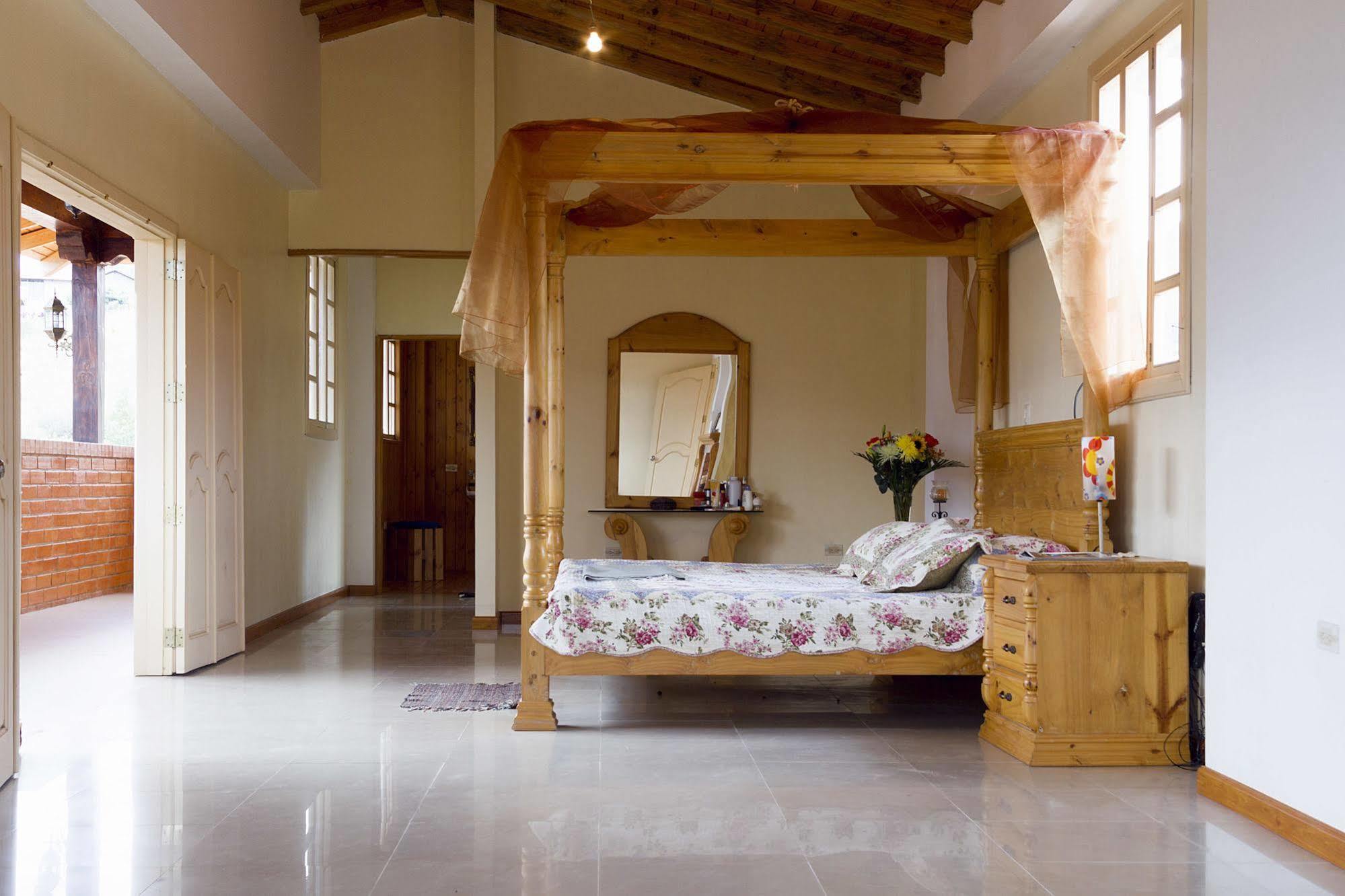 Villa Beatriz Lodge LàngLàngVilcabamba Ngoại thất bức ảnh