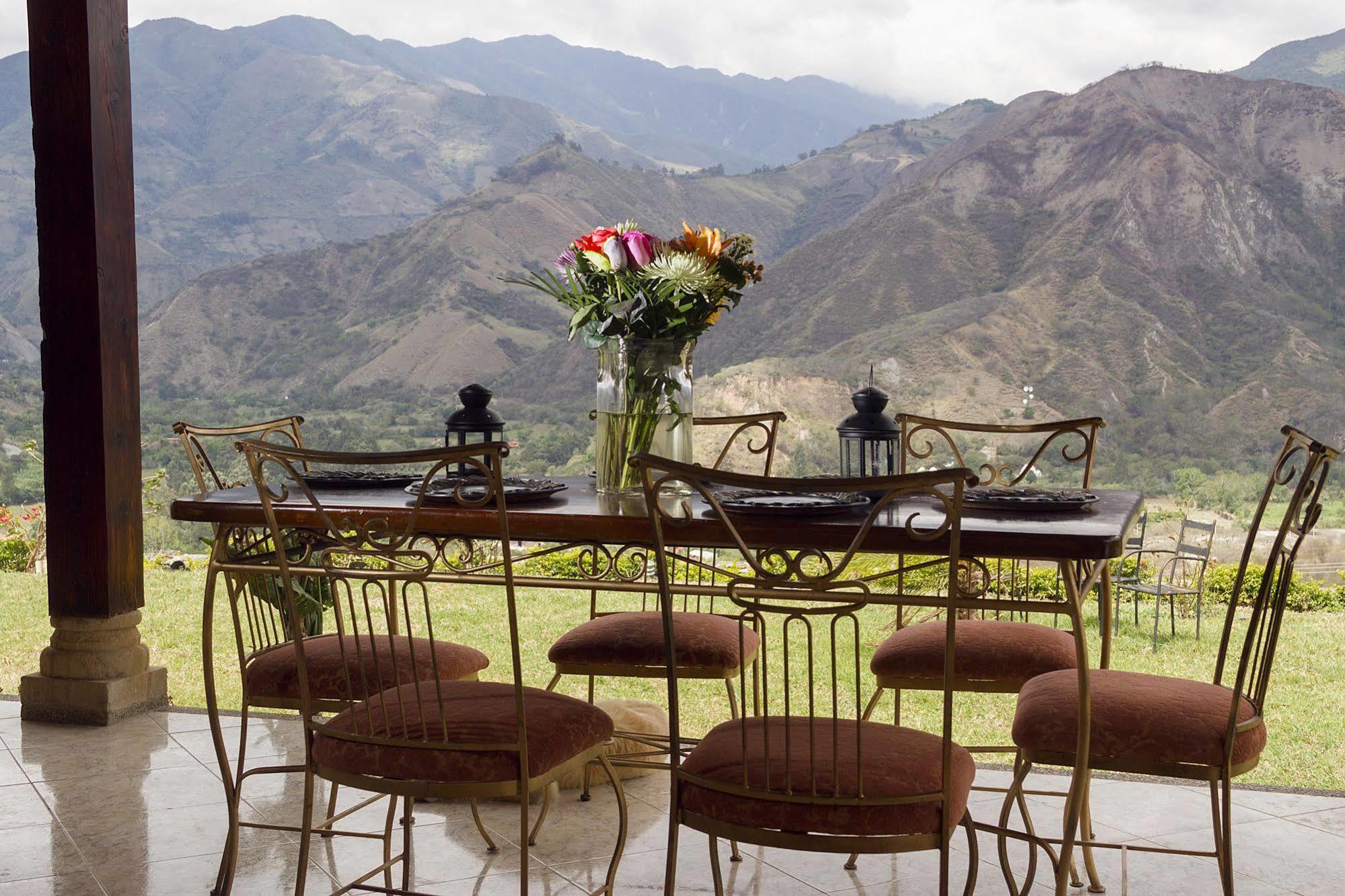 Villa Beatriz Lodge LàngLàngVilcabamba Ngoại thất bức ảnh
