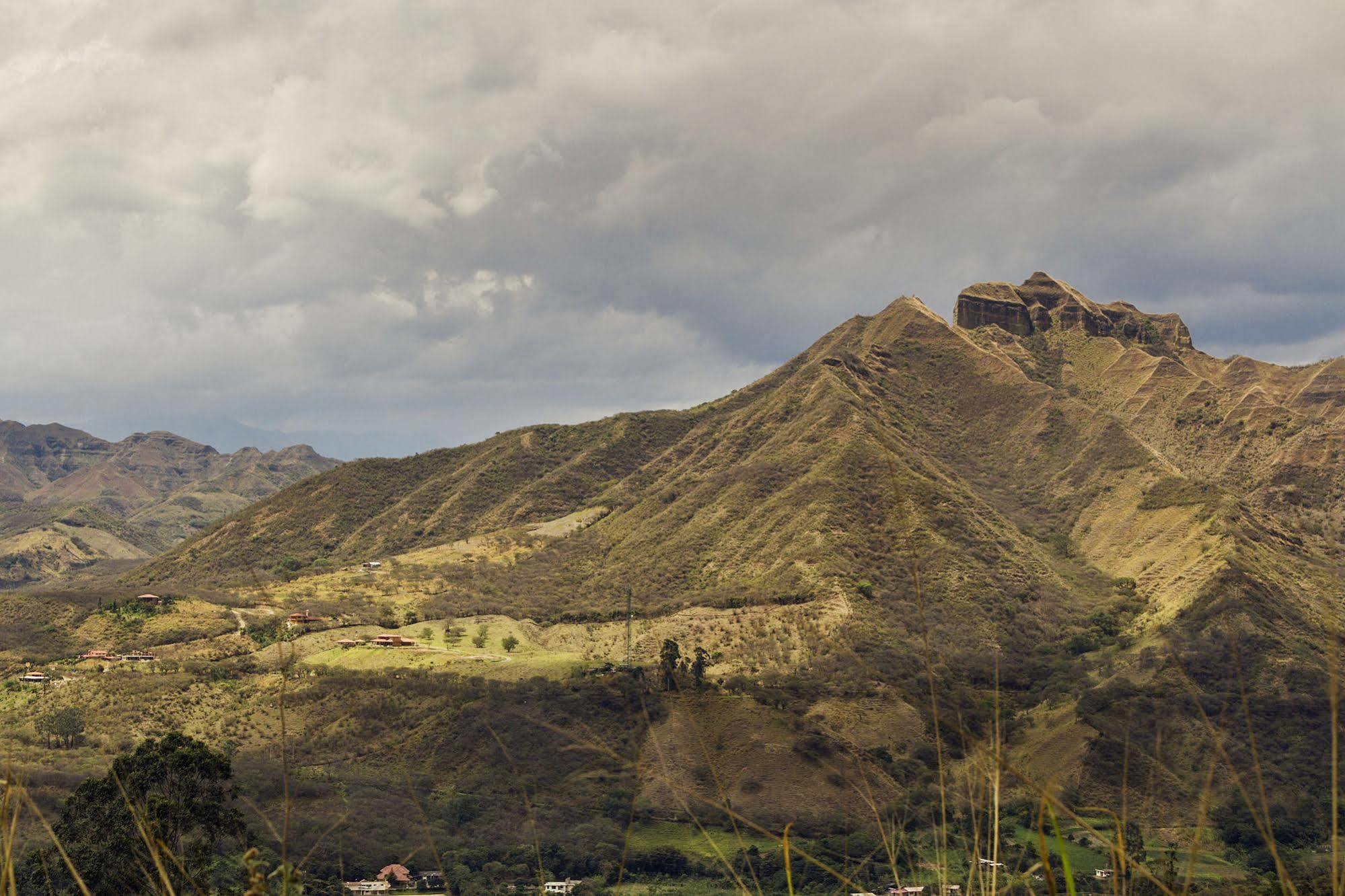 Villa Beatriz Lodge LàngLàngVilcabamba Ngoại thất bức ảnh