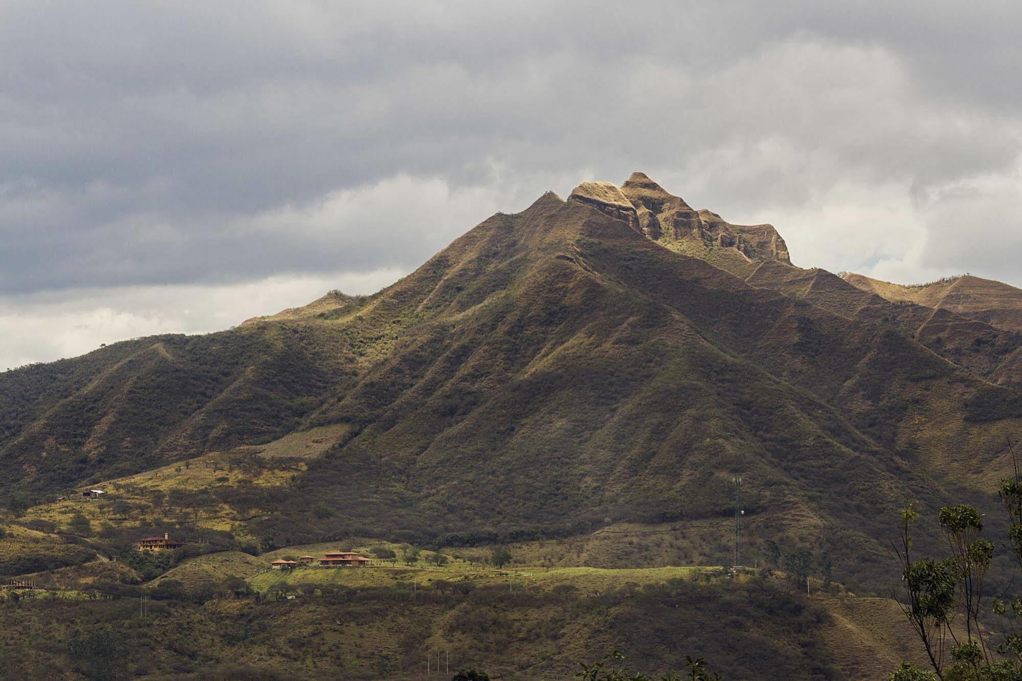 Villa Beatriz Lodge LàngLàngVilcabamba Ngoại thất bức ảnh